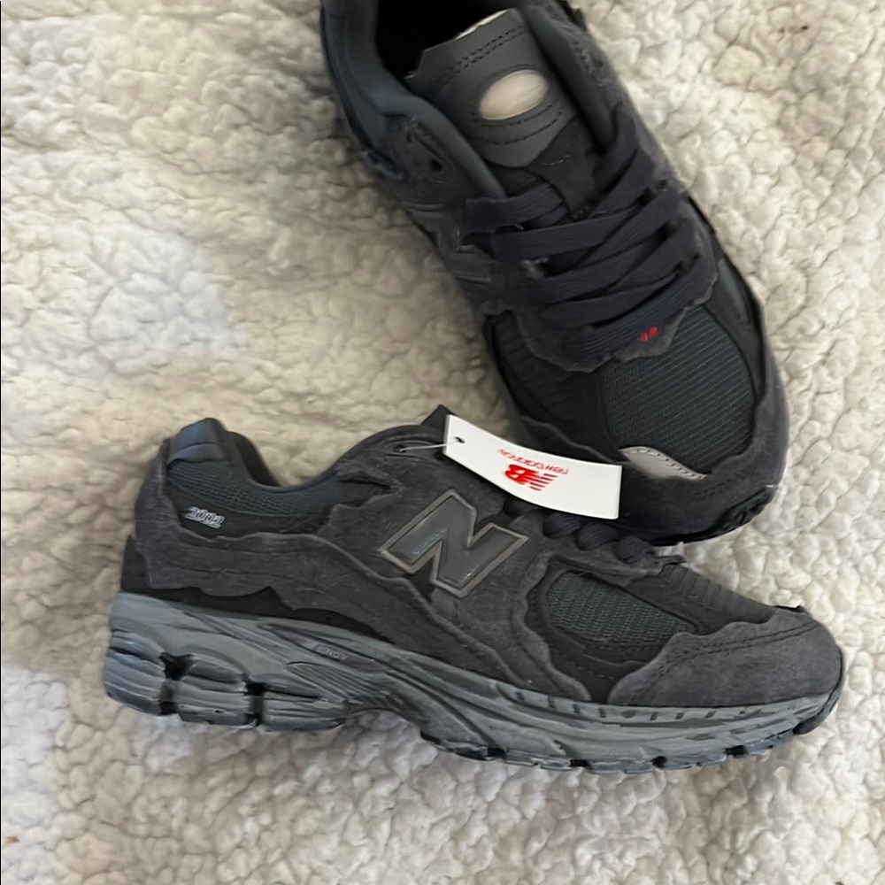 New Balance boys Gray Sneakers